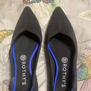 EUC Rothy’s Black The Point Flats Size 9